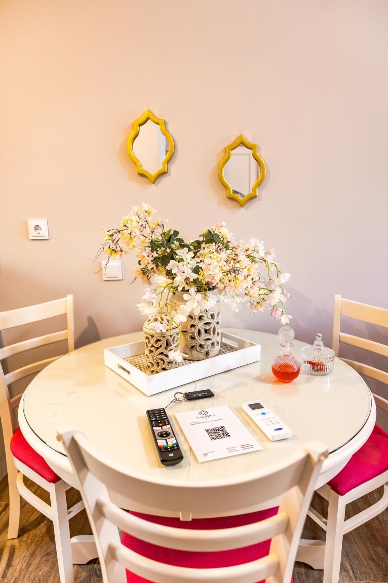 Nafsika Suites (Adults Only) Неа-Муданья Экстерьер фото